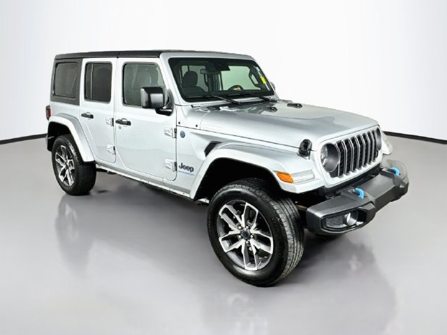 Used 2024 Jeep Wrangler Unlimited w/ Convenience Group AWD/4WD image 3