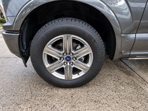 Used 2018 Ford F150 Lariat w/ Equipment Group 502A Luxury RWD image 14