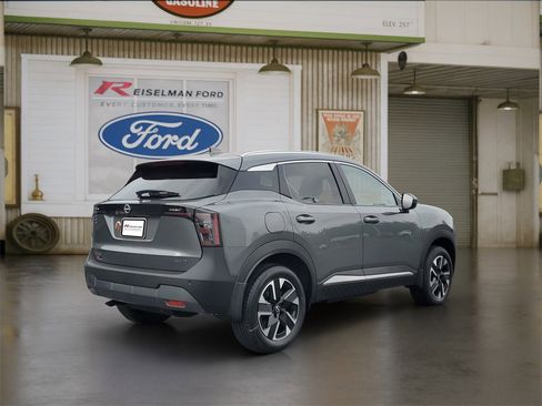 Used 2025 Nissan Kicks SV w/ SV Premium Package image 4