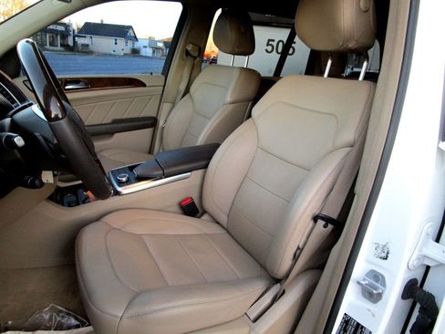 Used 2016 Mercedes-Benz GL 450 4MATIC 4dr GL 450 image 15