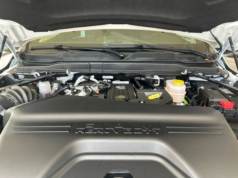 Used 2026 RAM 2500 Laramie AWD/4WD image 12