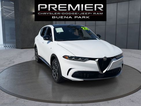 Used 2024 Alfa Romeo Tonale Ti AWD/4WD image 2