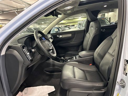 Certified 2025 Volvo XC40 B5 Core image 10