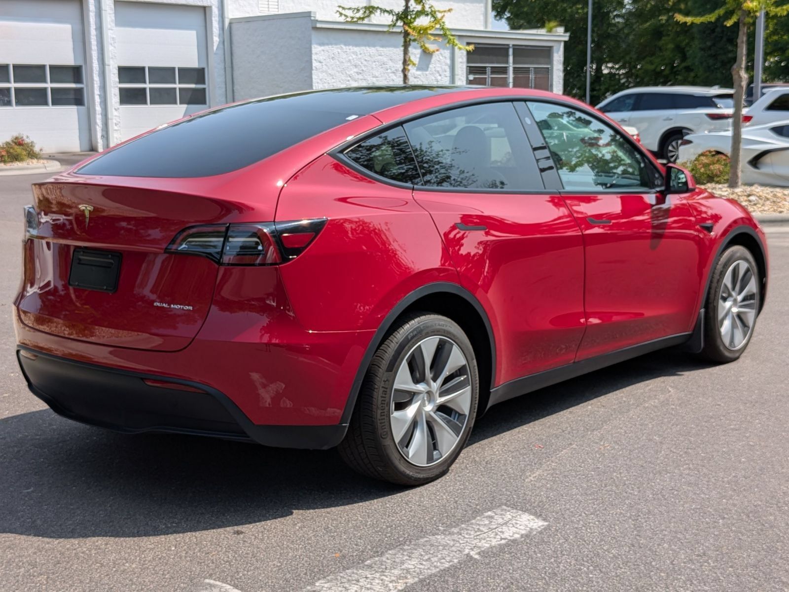 Used 2023 Tesla Model Y Long Range AWD/4WD image 3