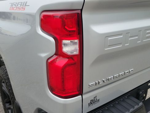 Used 2020 Chevrolet Silverado 1500 Custom Trail Boss w/ Custom Convenience Package AWD/4WD image 11