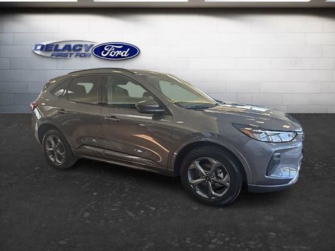 Used 2023 Ford Escape ST-Line w/ Tech Pack #1 AWD/4WD image 8