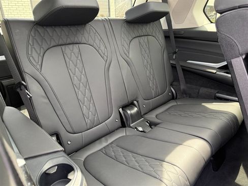 Used 2023 BMW X7 xDrive40i w/ Premium Package AWD/4WD image 16