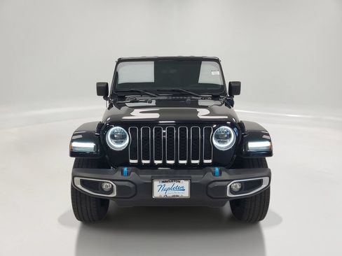 Used 2023 Jeep Wrangler Unlimited Sahara AWD/4WD image 2