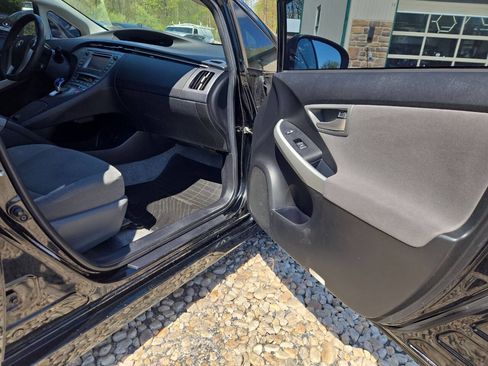 Used 2014 Toyota Prius Three FWD image 18
