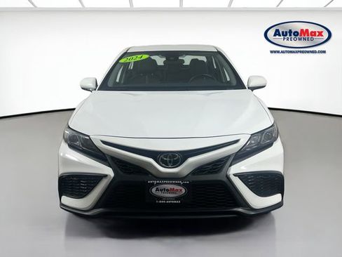 Used 2024 Toyota Camry SE FWD image 6