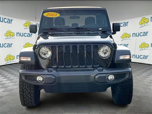 Used 2023 Jeep Gladiator Sport image 3
