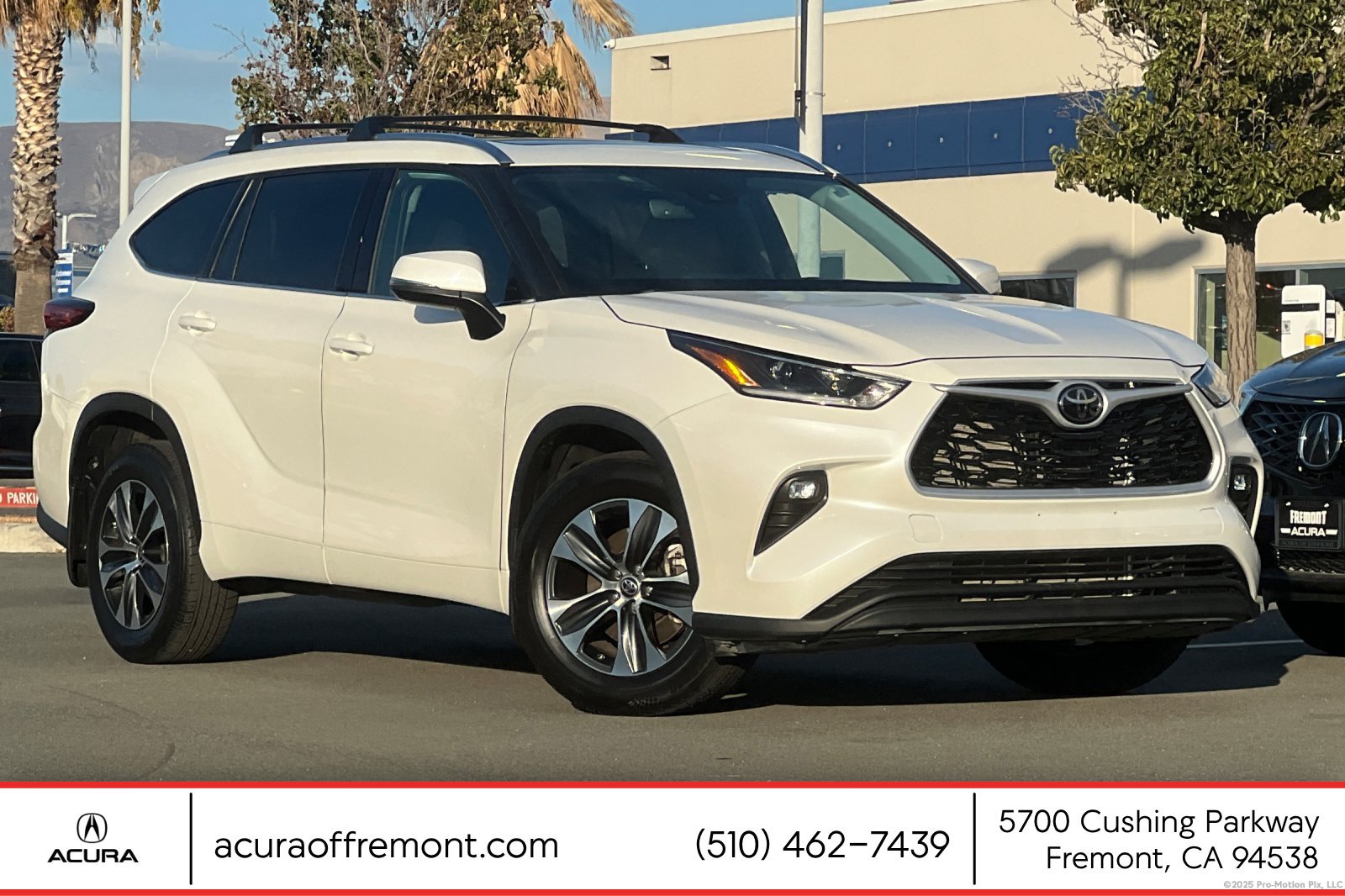 Used 2021 Toyota Highlander XLE FWD image 1