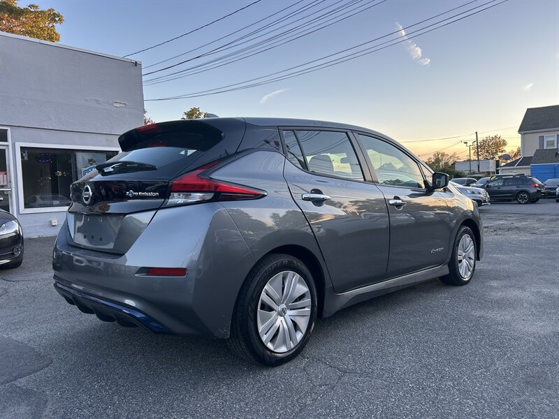Used 2019 Nissan Leaf S w/ S Charge Package FWD image 4
