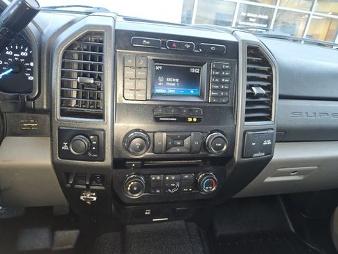 Used 2018 Ford F350 XL image 25