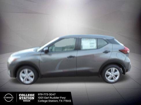 New 2025 Nissan Kicks Play S w/ Interior Electronics Package image 7