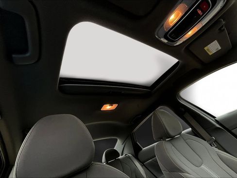 Used 2024 Hyundai Elantra SEL w/ Convenience Package image 15