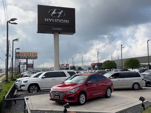 Used 2022 Hyundai Accent SE w/ Cargo Package image 41