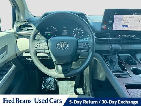 Used 2024 Toyota Sienna LE w/ LE Plus Package AWD/4WD image 29