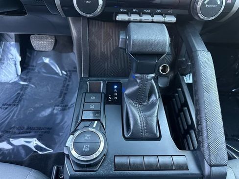 Certified 2025 Toyota Tacoma SR5 image 40