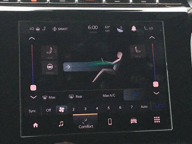 Used 2023 Jeep Grand Cherokee Altitude AWD/4WD image 19