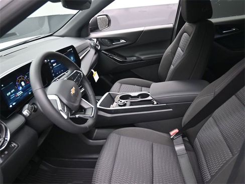 New 2026 Chevrolet Equinox LT image 8