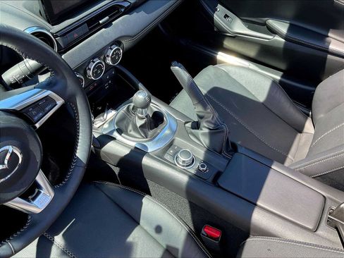 Used 2021 MAZDA MX-5 Miata Grand Touring RWD image 18