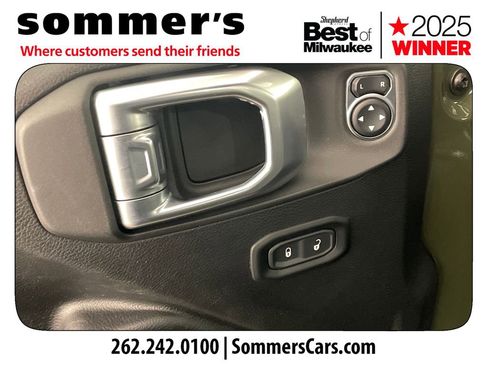 Used 2023 Jeep Wrangler Willys image 11
