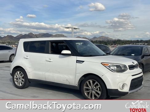 Used 2018 Kia Soul + image 1