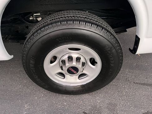 Used 2024 Chevrolet Express 2500 w/ Driver Convenience Package image 11