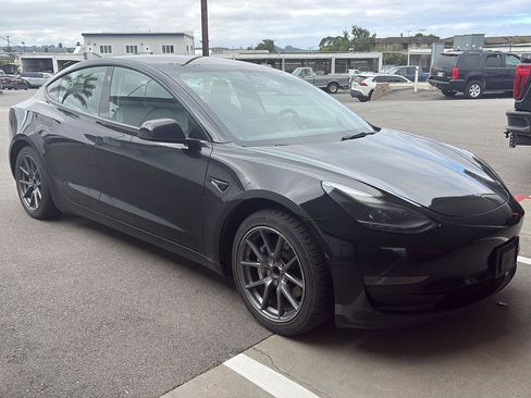 Used 2022 Tesla Model 3 RWD image 1