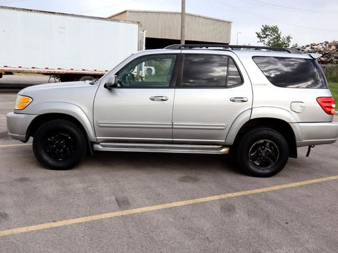 Used 2002 Toyota Sequoia Limited image 3