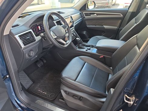 Used 2022 Volkswagen Atlas SE w/ Black Wheel Package AWD/4WD image 11