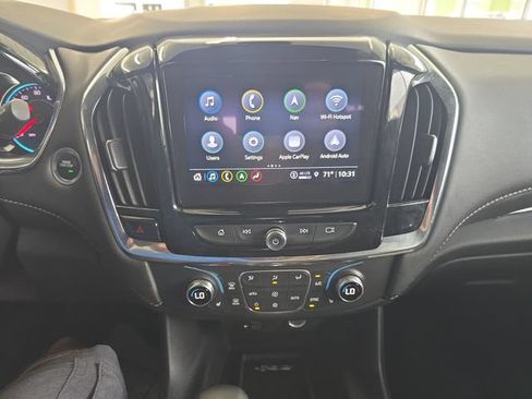 Used 2023 Chevrolet Traverse LT w/ LT Premium Package AWD/4WD image 17