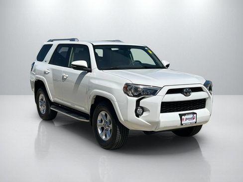 Used 2018 Toyota 4Runner SR5 Premium RWD image 3