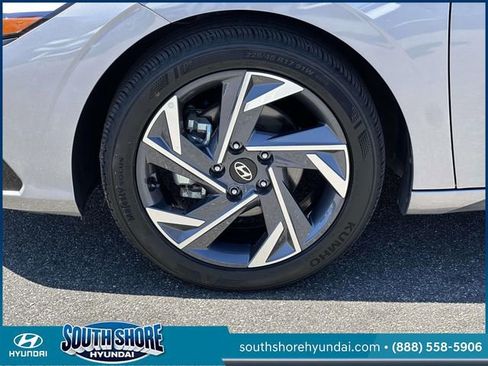 Certified 2025 Hyundai Elantra SEL FWD image 7