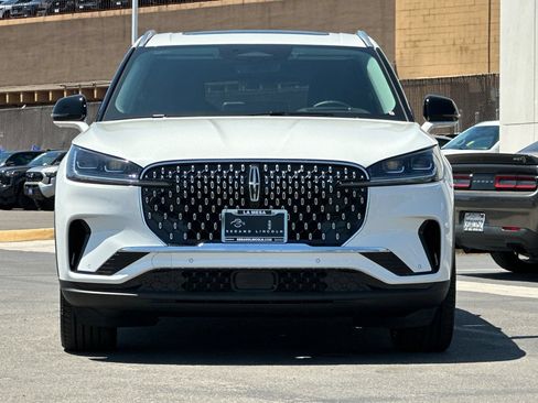 New 2026 Lincoln Aviator Reserve w/ Illumination Package RWD image 8