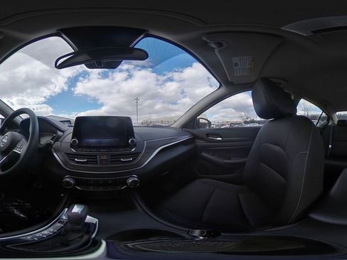 Used 2025 Nissan Altima 2.5 SV image 37