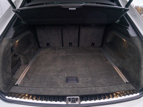 Used 2022 Bentley Bentayga image 29