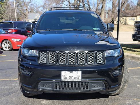 Used 2017 Jeep Grand Cherokee Altitude AWD/4WD image 10