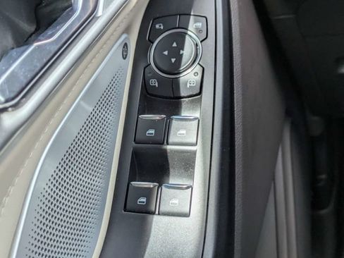 Used 2020 Ford Explorer Platinum w/ Premium Technology Package AWD/4WD image 28