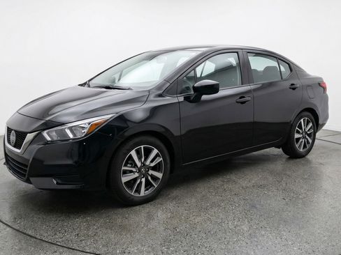 Used 2025 Nissan Versa SV FWD image 3