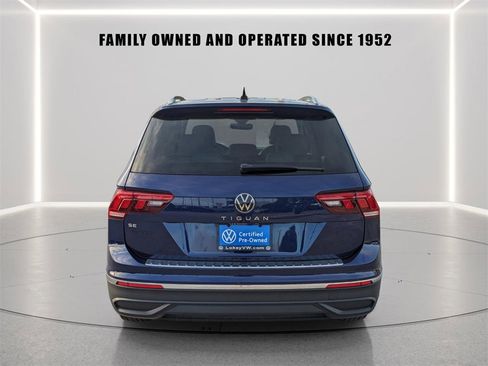 Certified 2022 Volkswagen Tiguan SE image 4