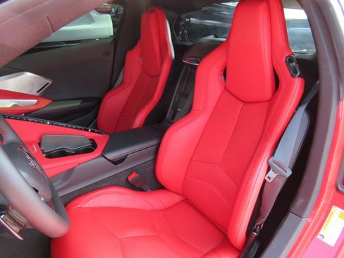 Used 2024 Chevrolet Corvette Stingray Preferred Cpe RWD image 17