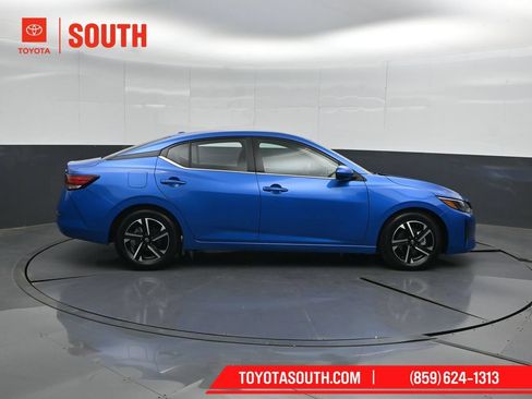 Used 2024 Nissan Sentra SV FWD image 3