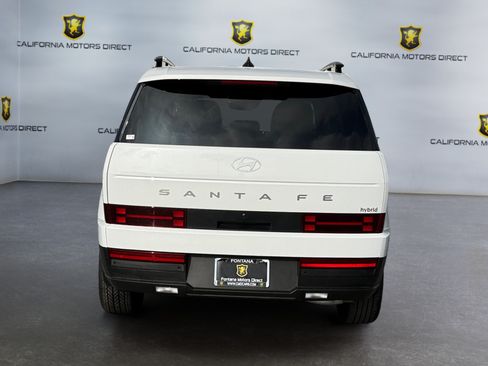 Used 2025 Hyundai Santa Fe SEL FWD image 4