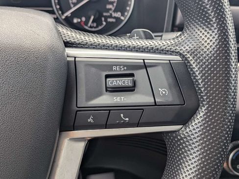 Used 2025 Mitsubishi Outlander ES FWD image 27