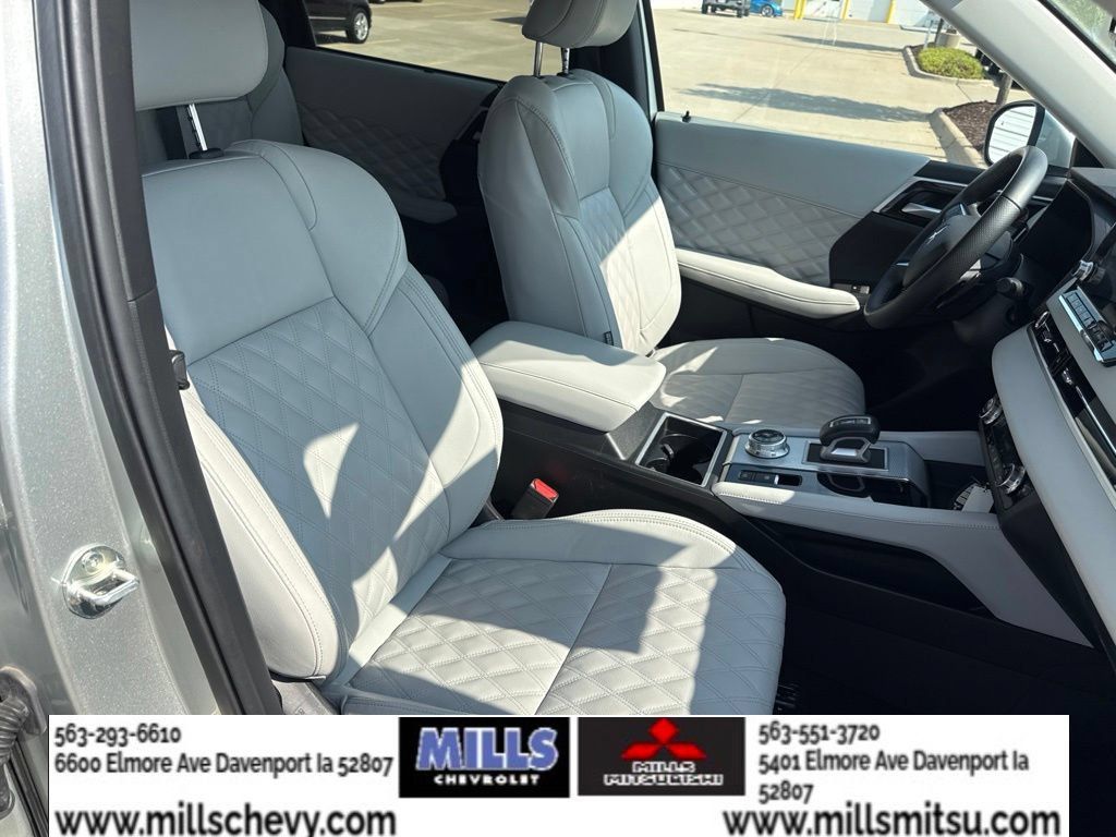 Used 2024 Mitsubishi Outlander SEL AWD/4WD image 23