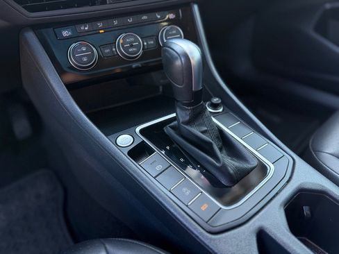 Used 2020 Volkswagen Jetta SE w/ SE Cold Weather Package FWD image 15