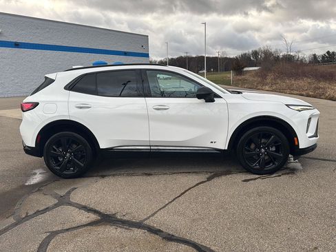 Used 2025 Buick Envision Sport Touring image 8