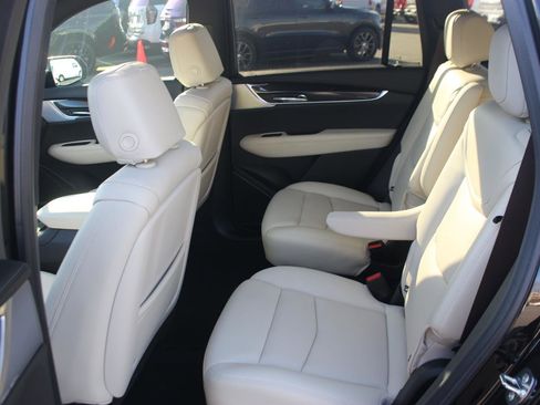 Used 2024 Cadillac XT6 Sport w/ LPO, Onyx Lite Package image 39